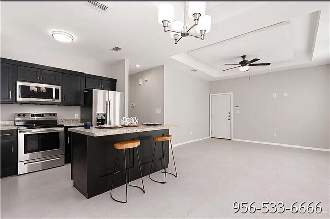 Building Photo - 3816 Las Vistas Ln