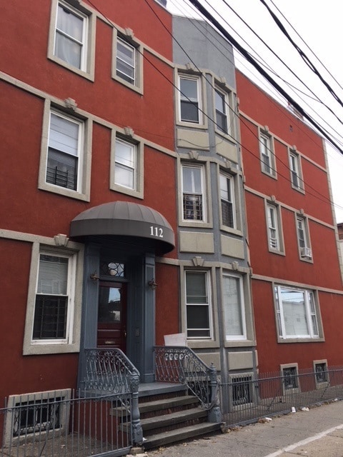 Building Photo - 112 Bowers St