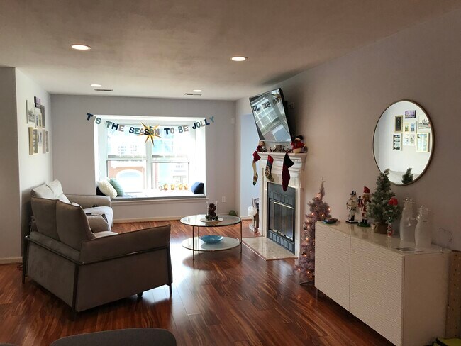 Foto del edificio - 4225 W Pine Blvd