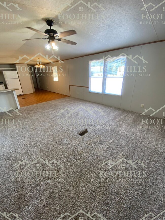 Building Photo - Cozy 2BR/2BA Mobile Home Near Portside Mar...