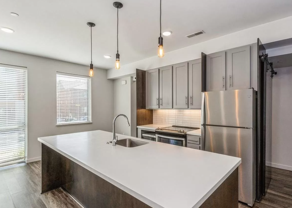 Foto principal - 575 S Dubuque St