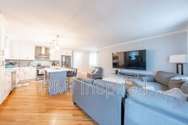 Building Photo - 446 Monmouth Ave