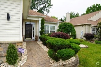 Building Photo - 185 Valencia Dr