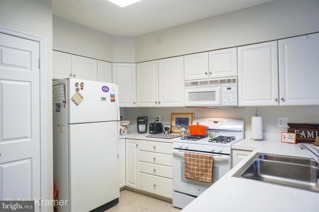 Building Photo - 414 Rockfleet Rd