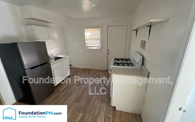 Foto del edificio - 2320 E Warren St