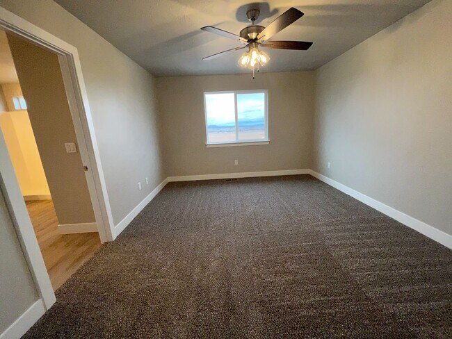 Foto del edificio - Cedar Bend Home