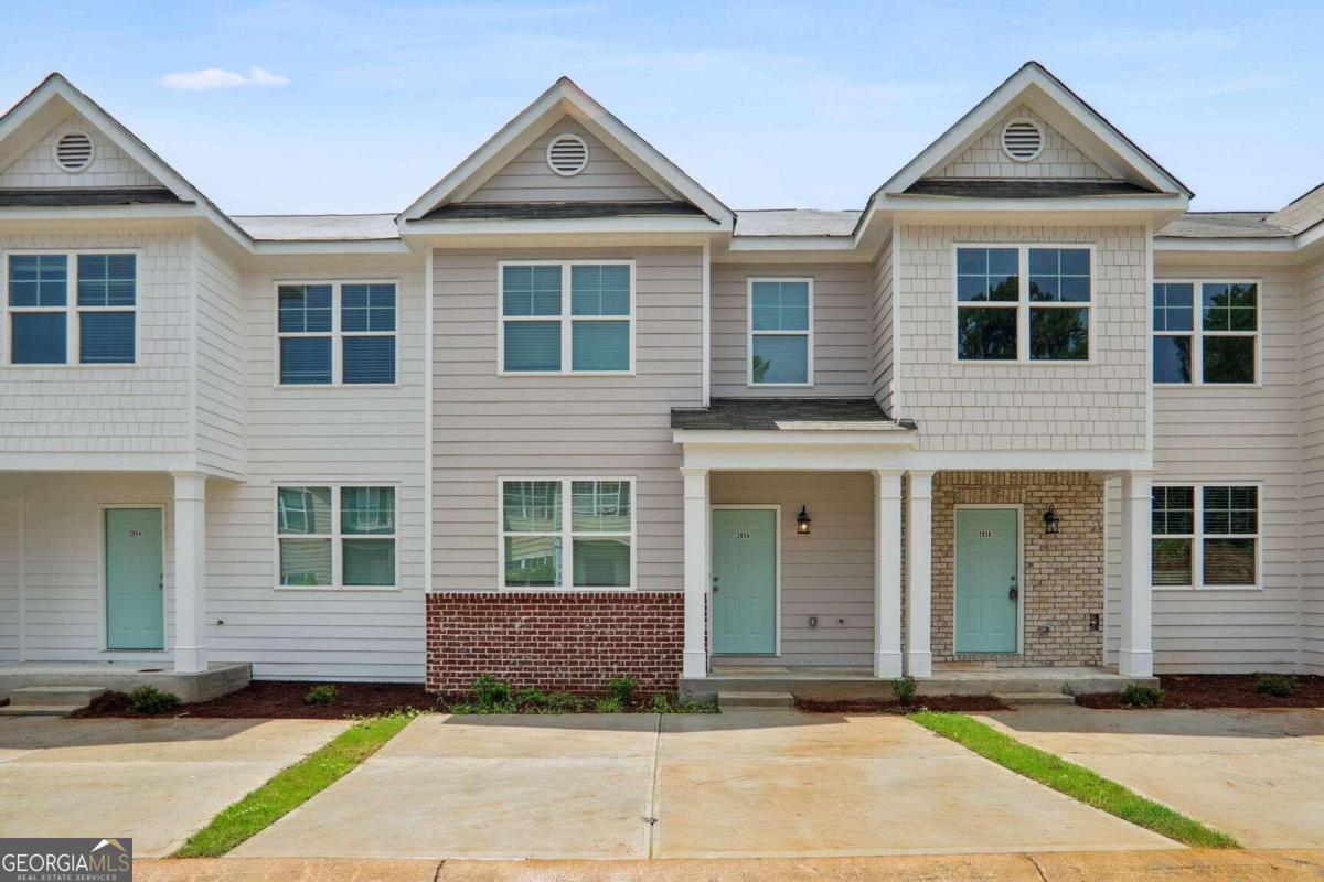 Primary Photo - 2852 Laurel Ridge Cir