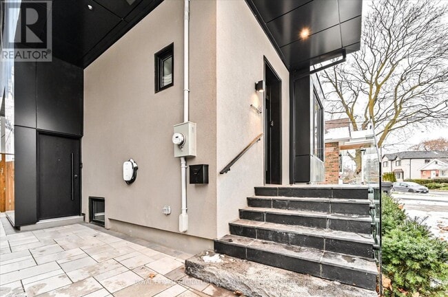 Building Photo - 44 Doris Dr