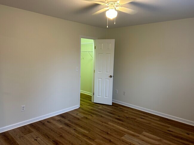 Foto del edificio - 39 Farm View Cir