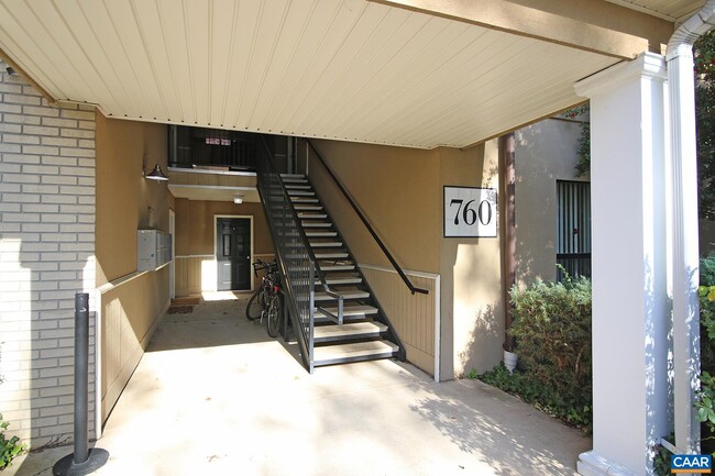 Building Photo - 760 Walker Square