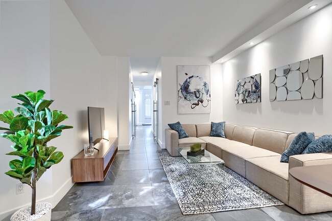 Building Photo - 1218 Rue Alexandre-Desève