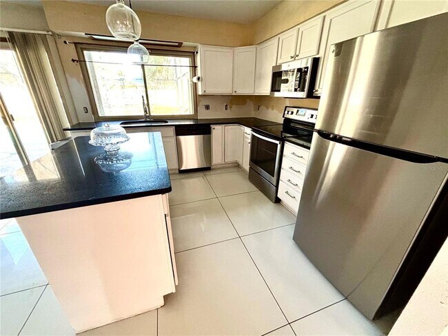 Foto del edificio - 5419 Twin Palms Rd