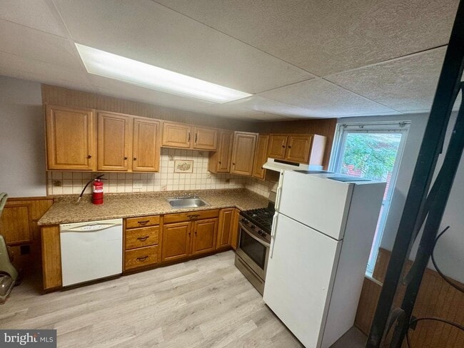 Foto del edificio - 417 Cinnaminson Ave