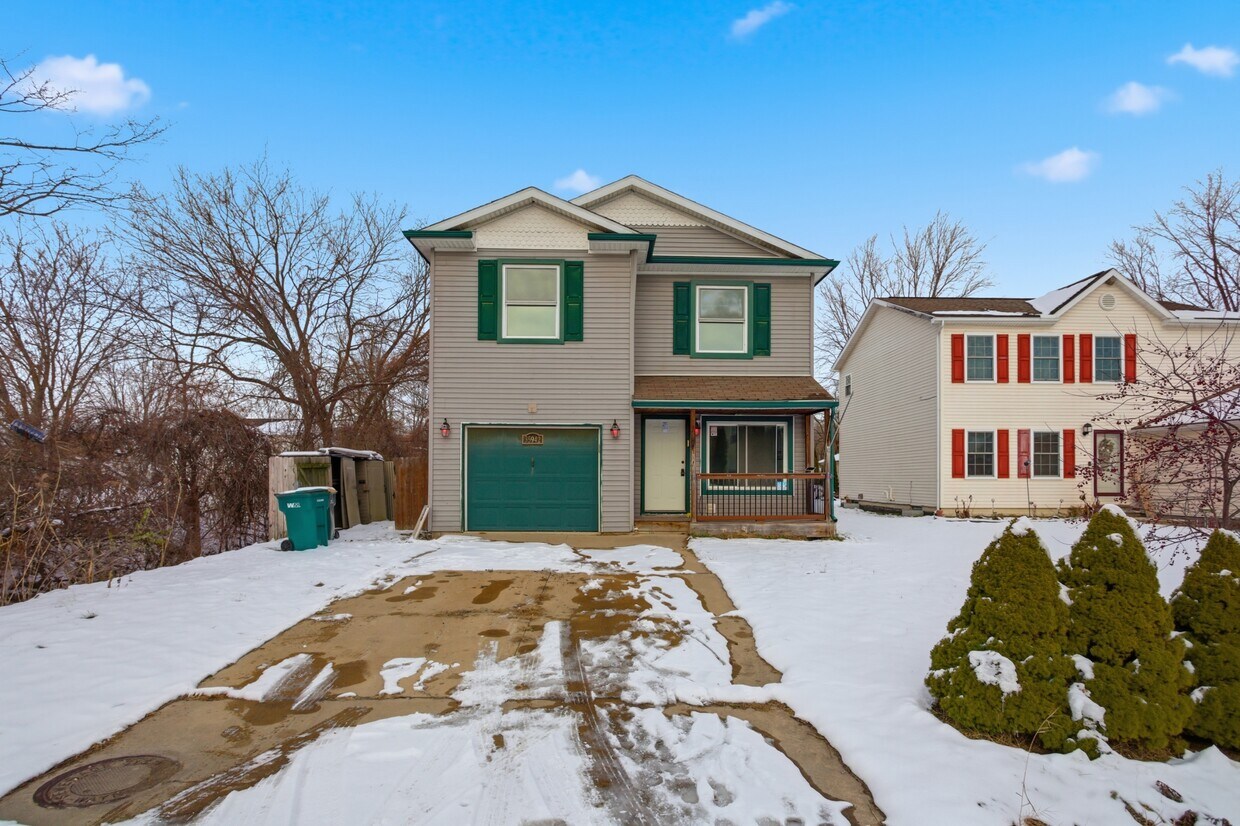 Photo - 35942 Vinewood St (Romulus, MI)