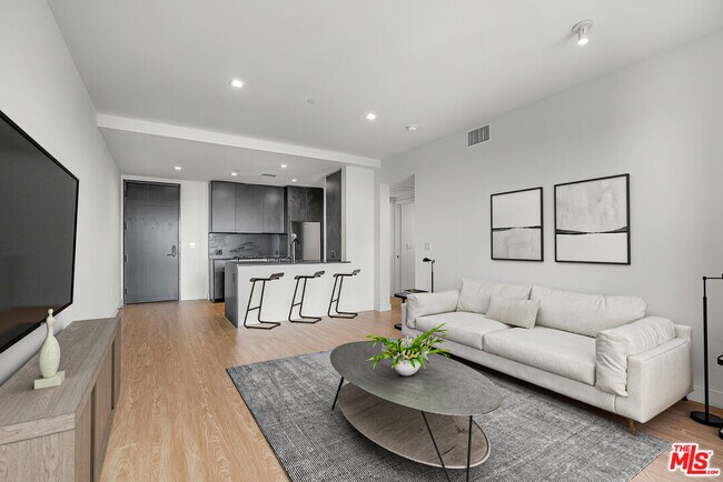 Foto del edificio - 3688 Overland Ave
