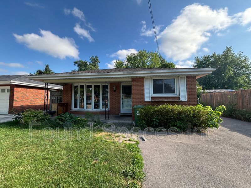 Primary Photo - 6 Muir Ave