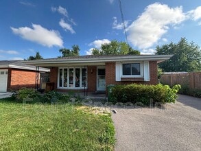 Building Photo - 6 Muir Ave