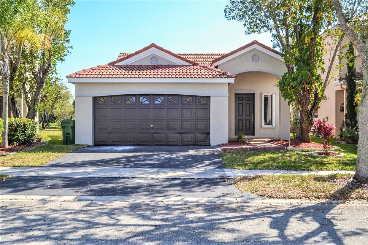 Primary Photo - 802 San Remo Dr