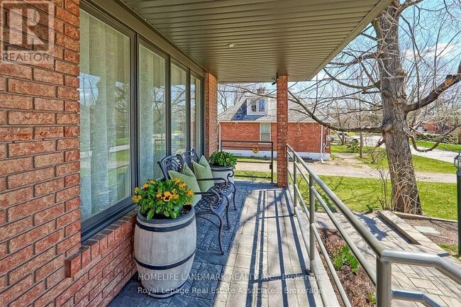 Photo du bâtiment - 3069 Given Rd