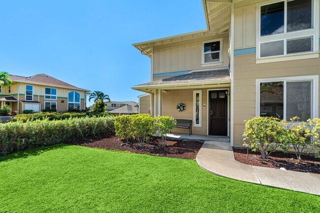 Building Photo - Stunning 3 Bed 3 Bath split level condo. F...