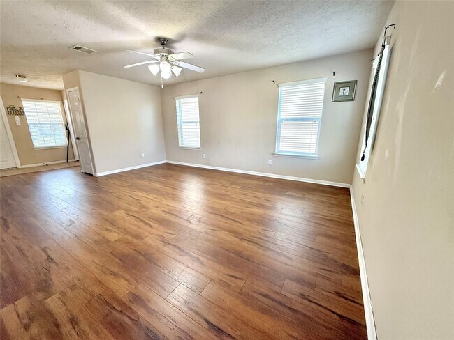 Building Photo - 2042 Nichole Woods Dr