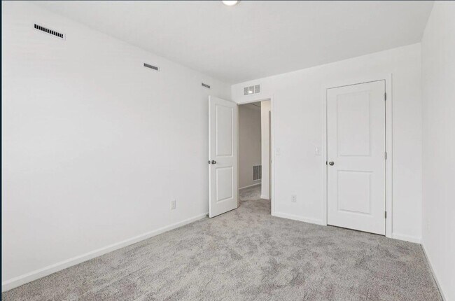 Foto del edificio - 1301 Tofino Dr