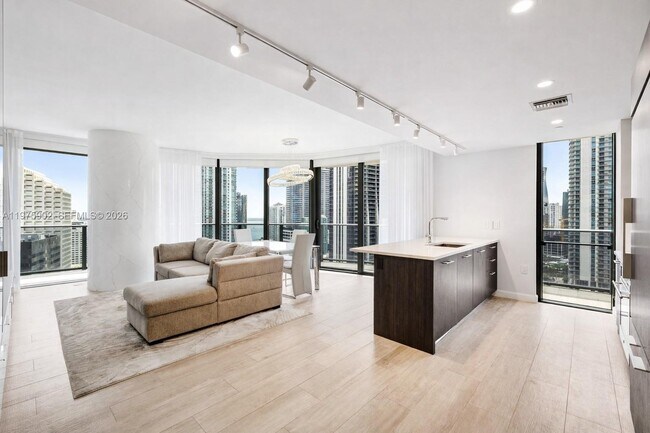 Foto del edificio - 45 SW 9th St