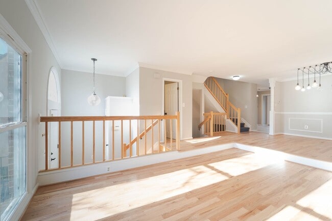 Building Photo - 1553 Templeton Pl