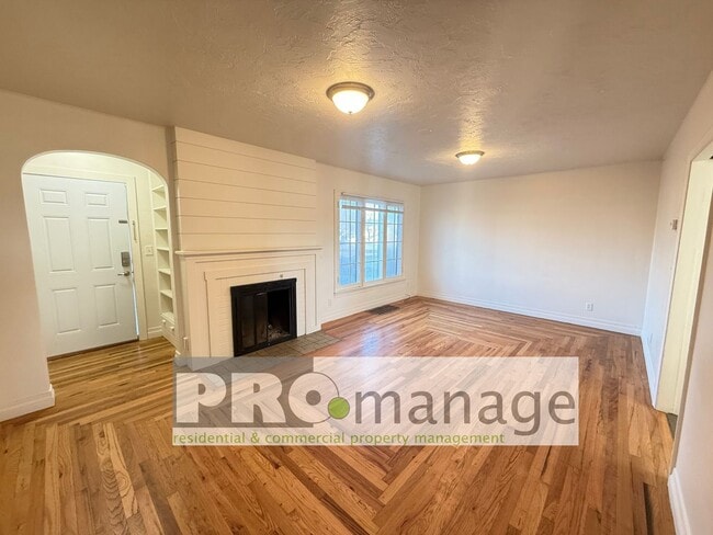 Foto del edificio - Single family home with yard