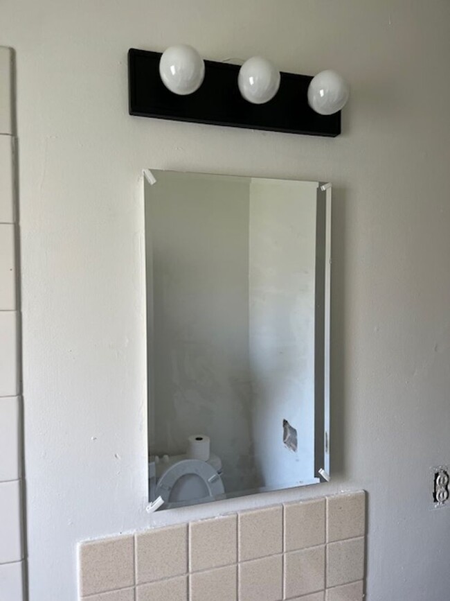 Building Photo - Rhodes 2421