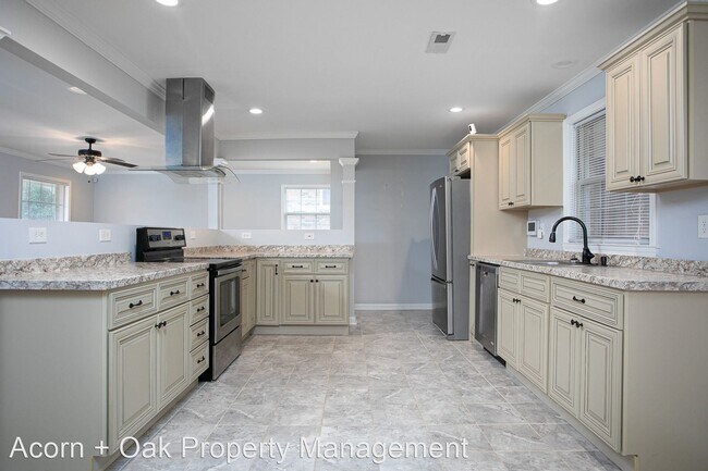 Building Photo - 3 br, 2 bath House - 5201 Shady Bluff St.