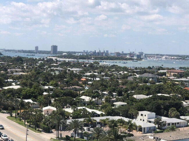 Building Photo - 3400 N Ocean Dr