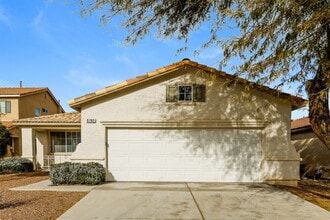 Building Photo - 9782 Vista Crest Ave