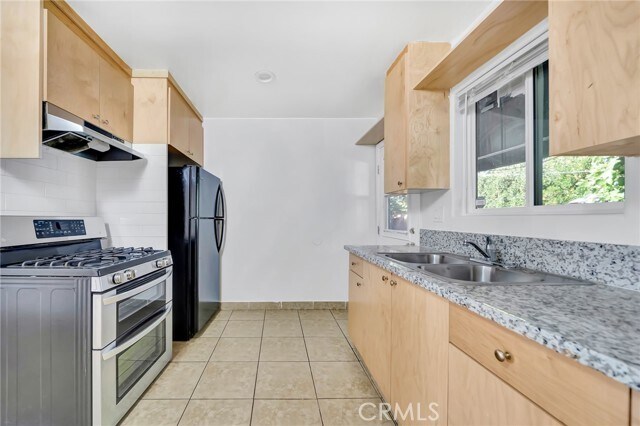 Building Photo - 14233 Sylvan St