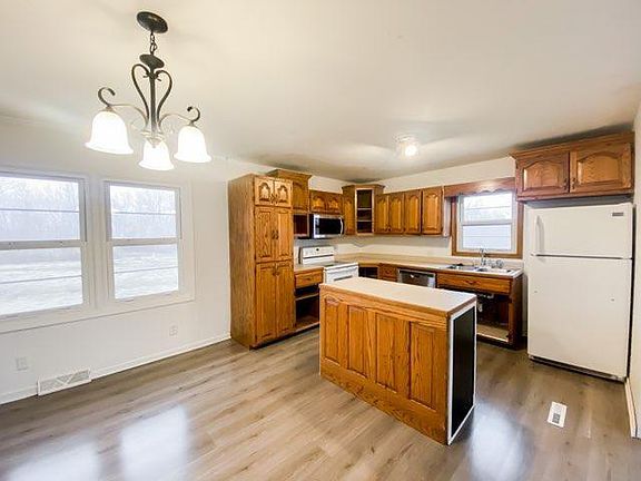 Foto principal - 860 E Front St