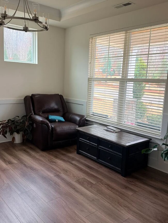 Foto del edificio - 4010 Clapton Dr