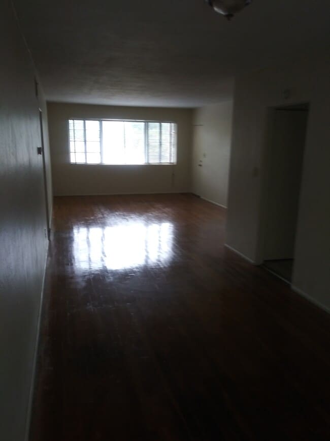 Building Photo - 2139 Spring Park Rd