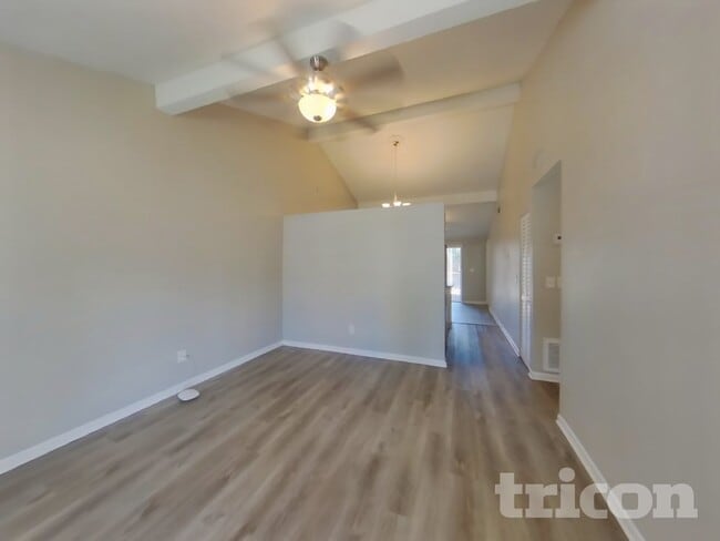 Building Photo - 16013 Woodpine Dr