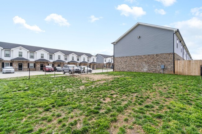 Interior Photo - Golf Club Ln - 1625