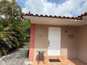 Building Photo - 2862 SW 38th Ave