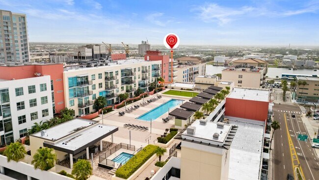 Foto del edificio - 1208 E Kennedy Blvd