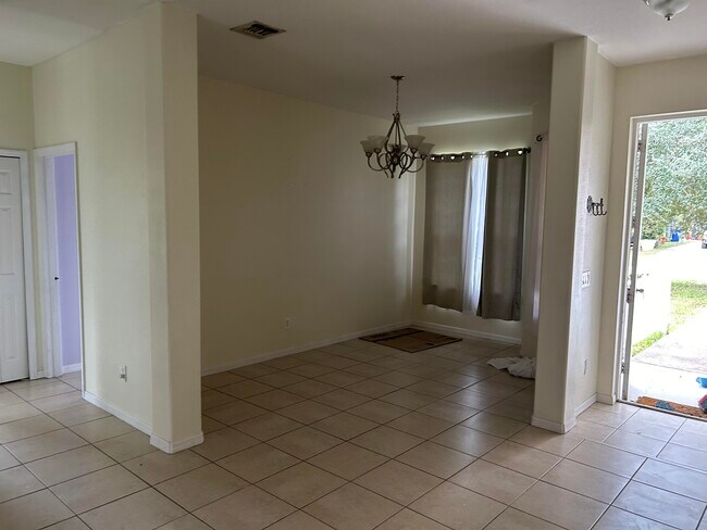Building Photo - 8375 104th Ct