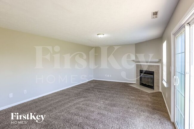 Building Photo - 698 Hollowood Ln