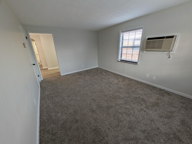 Building Photo - 515 Corona Ave