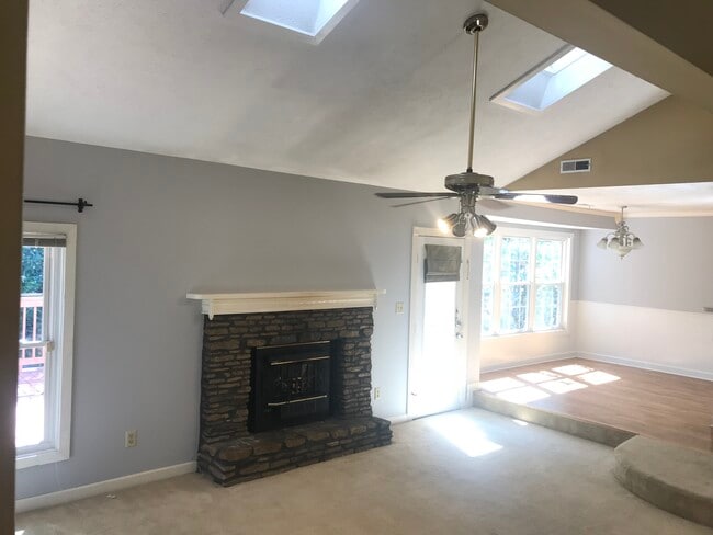 Building Photo - 8734 Lantern Lite Pkwy