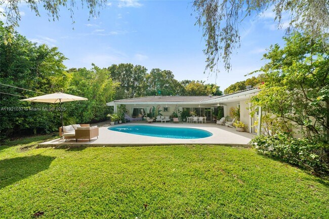 Building Photo - 341 Island Dr