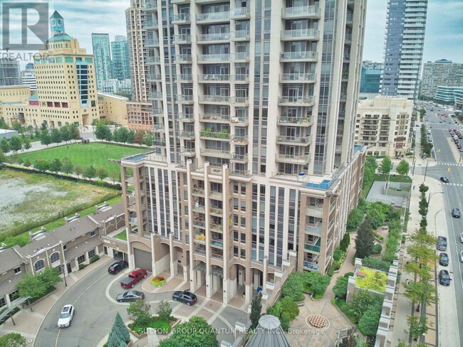 Photo du bâtiment - 388-3388 Prince of Wales Dr