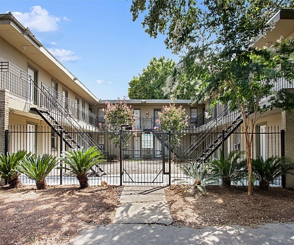 Exterior - Washington Gardens Apartments