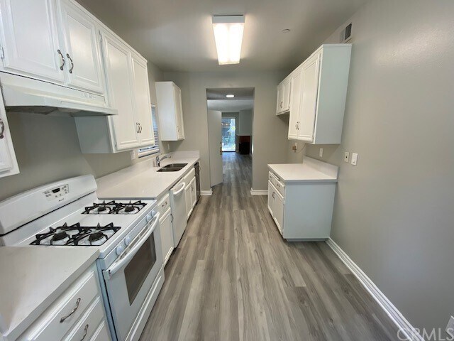 Foto principal - 2514 W MacArthur Blvd