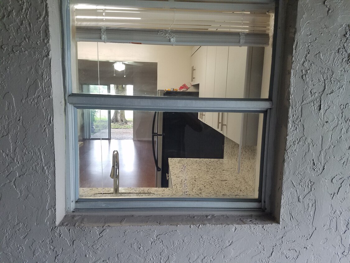 Foto principal - 6700 Nova Dr